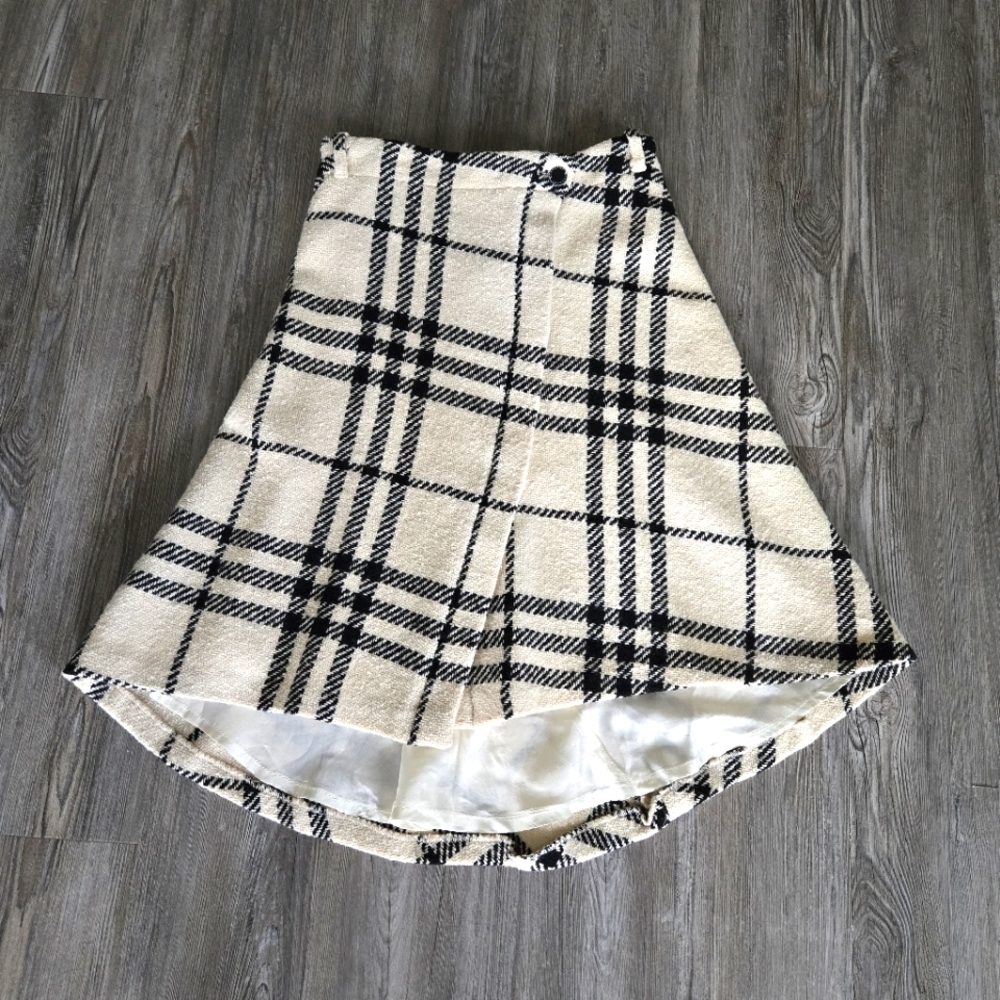 Burberry skirt